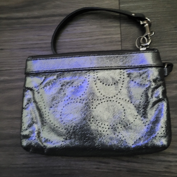 Coach Womens Wristlet Bag Gray Silver Zipper Closure Perforated - Picture 3 of 3